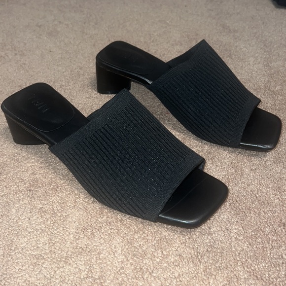 TIJN black block heels size 8 - Picture 2 of 3